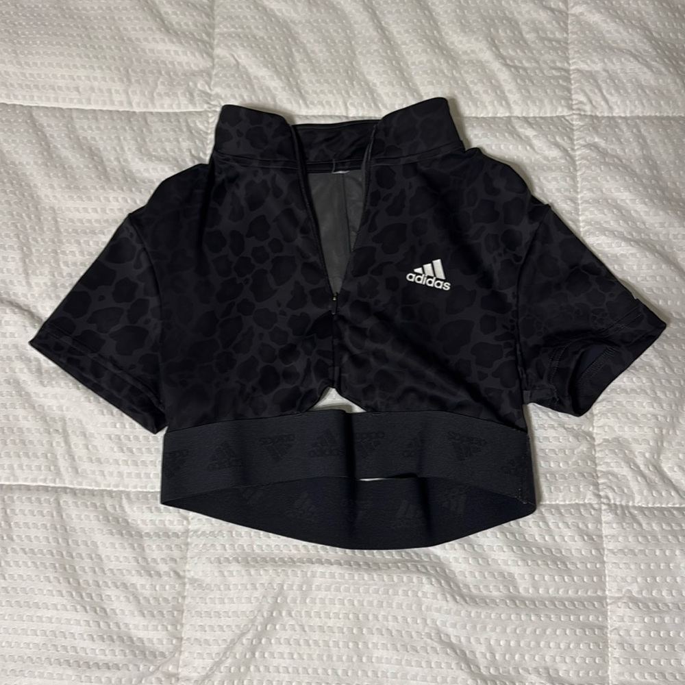Adidas work out crop with back mesh